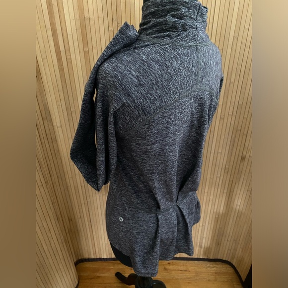 Lululemon Warm Your Core Long Sleeve Tee Heathered Black size 6 - Picture 13 of 14